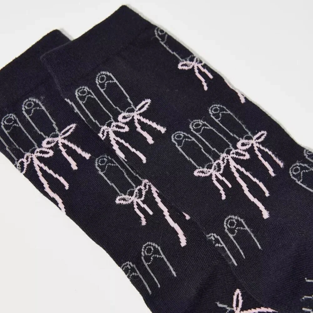 NWT Urban Outfitters Ballet Slipper Black Crew Socks